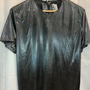 Clio Black and White Short Sleeve Tee Modern Design